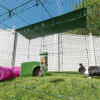 De lukkede Zippi kaningårde er lavet af kraftigt svejst stålnet og giver dine kæledyr 360° sikkerhed.