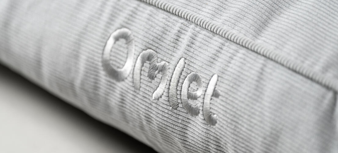 Nærbillede af hundesengen med Corduroy Pebble-print