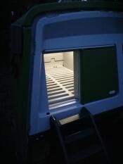 Omlet grøn automatisk dør til hønsegård med automatisk dør med lys i hønsegården