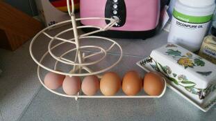 Vores første par æg på vores æggekoger!! jeg elsker det!!! x