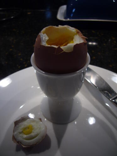 Spiser det første æg - på dagen! meget velsmagende også,