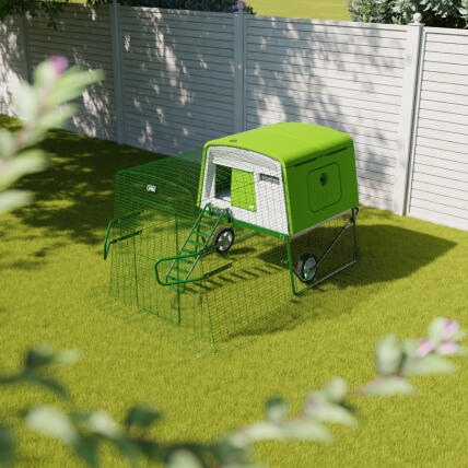 Eglu Cube med 2m løbegård, håndtag og hjul