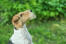 En wire fox terrier, der viser sin smukke, lange næse og sit trådformede skæg frem